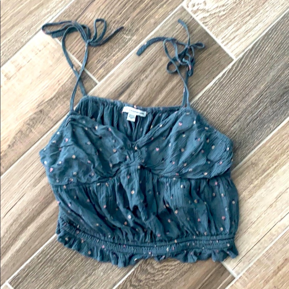 Adorable! Gray, flower American Eagle Crop! S